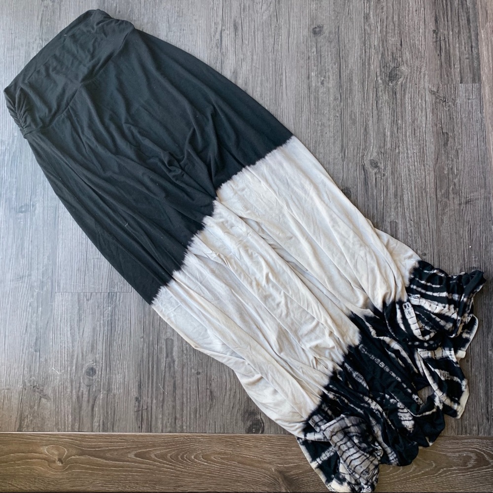 BLACK TIE DYE MAXI SKIRT